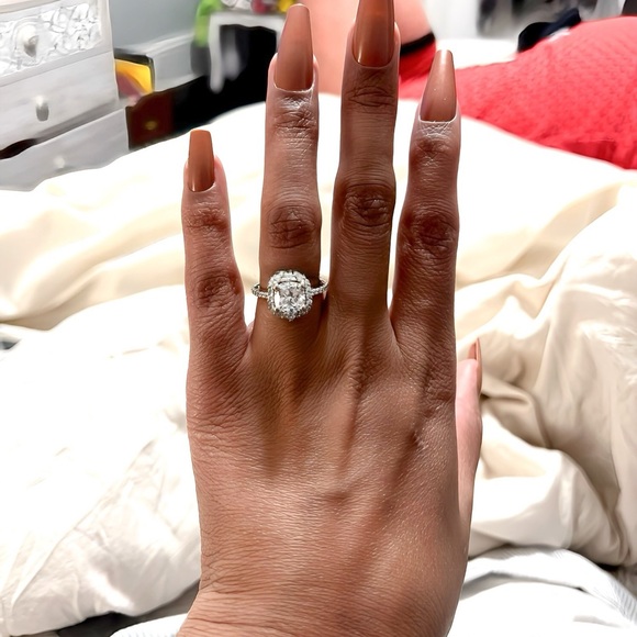 Elegant Silver Solitaire Engagement Ring - Picture 1 of 7